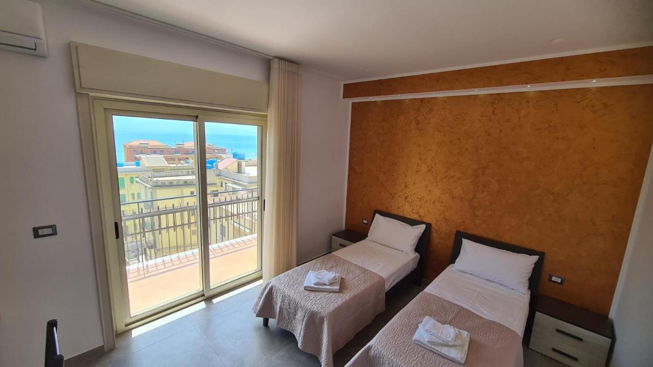 Casa Veneziano Bed & Breakfast Messina Exterior photo